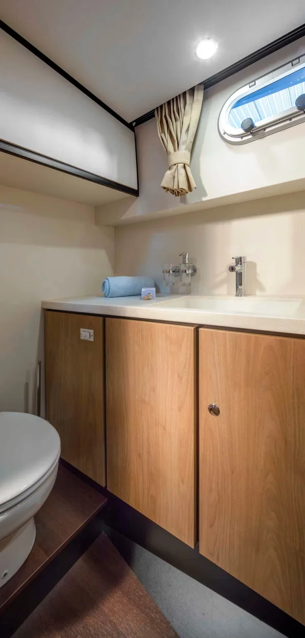 Ani_Grand-Sturdy-35-0-AC-WC